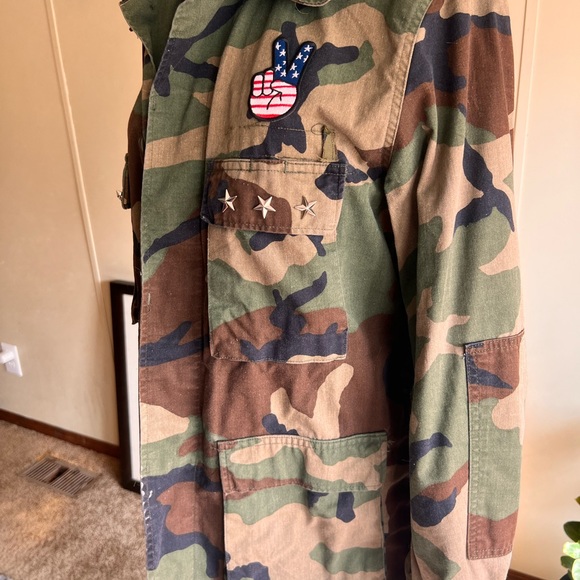 Custom made patched military jacket size, large one of a kind - Picture 7 of 9